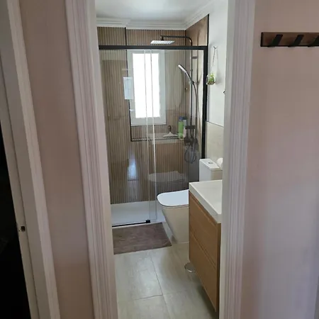 Salty And Sunny Apartment